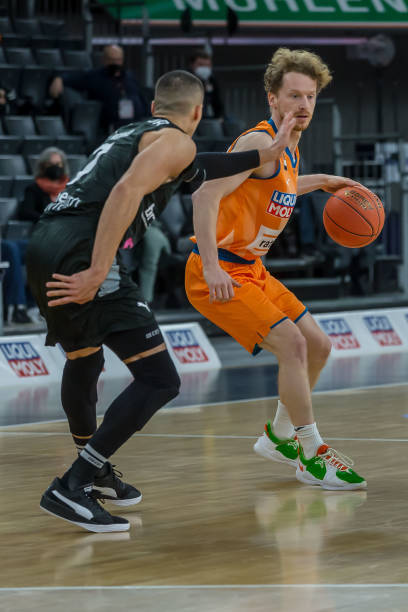 吸引对手防 吸引对手防